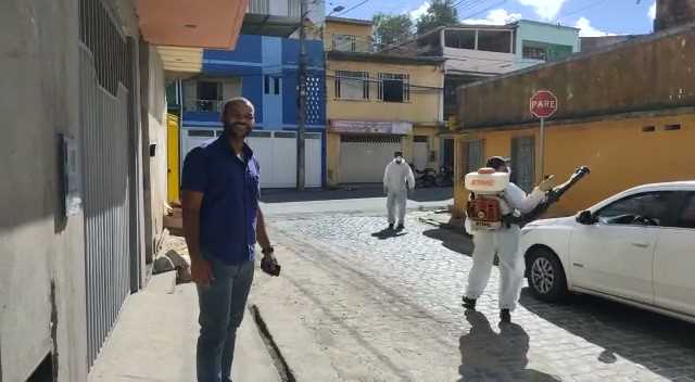 Camacã: Secretaria de Saúde realiza bloqueio espacial de combate a Dengue em ruas da cidade
